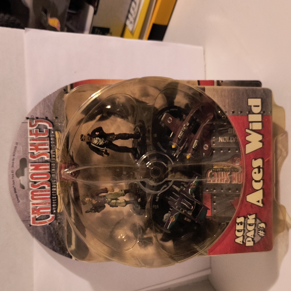 B8  crimson skies ACES WILD action figures and planes 2inch